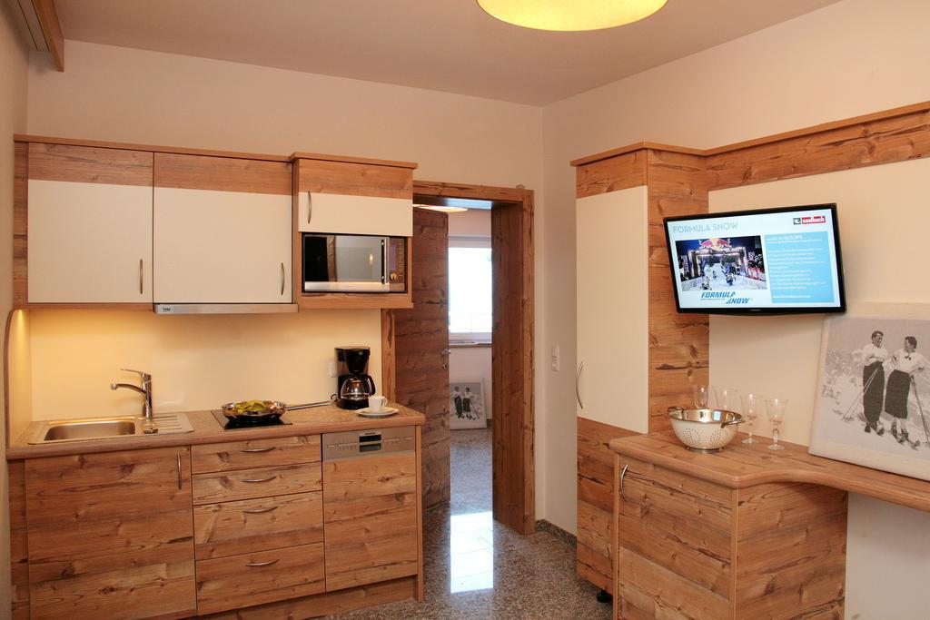 Intown Apartment Schmiede Saalbach-Hinterglemm Exterior photo